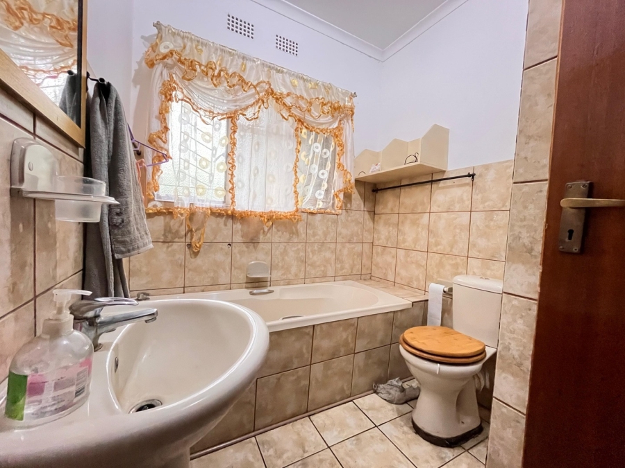 4 Bedroom Property for Sale in Protea Park North West